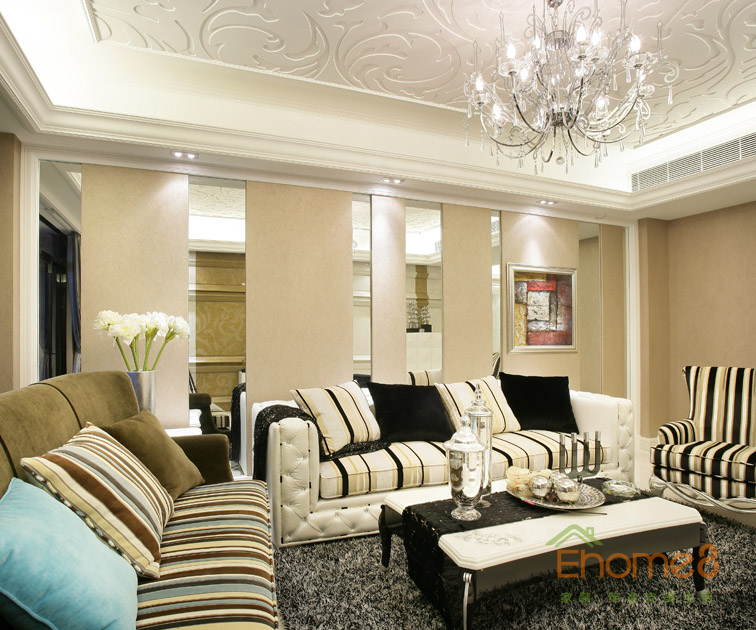 82㎡两房一厅欧式风格客厅沙发装修效果图